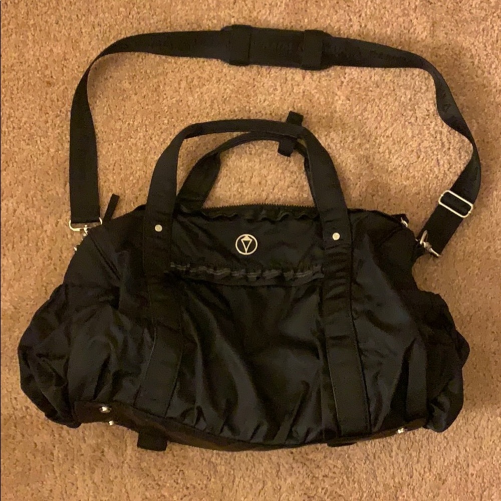 Ivivaa duffle bag